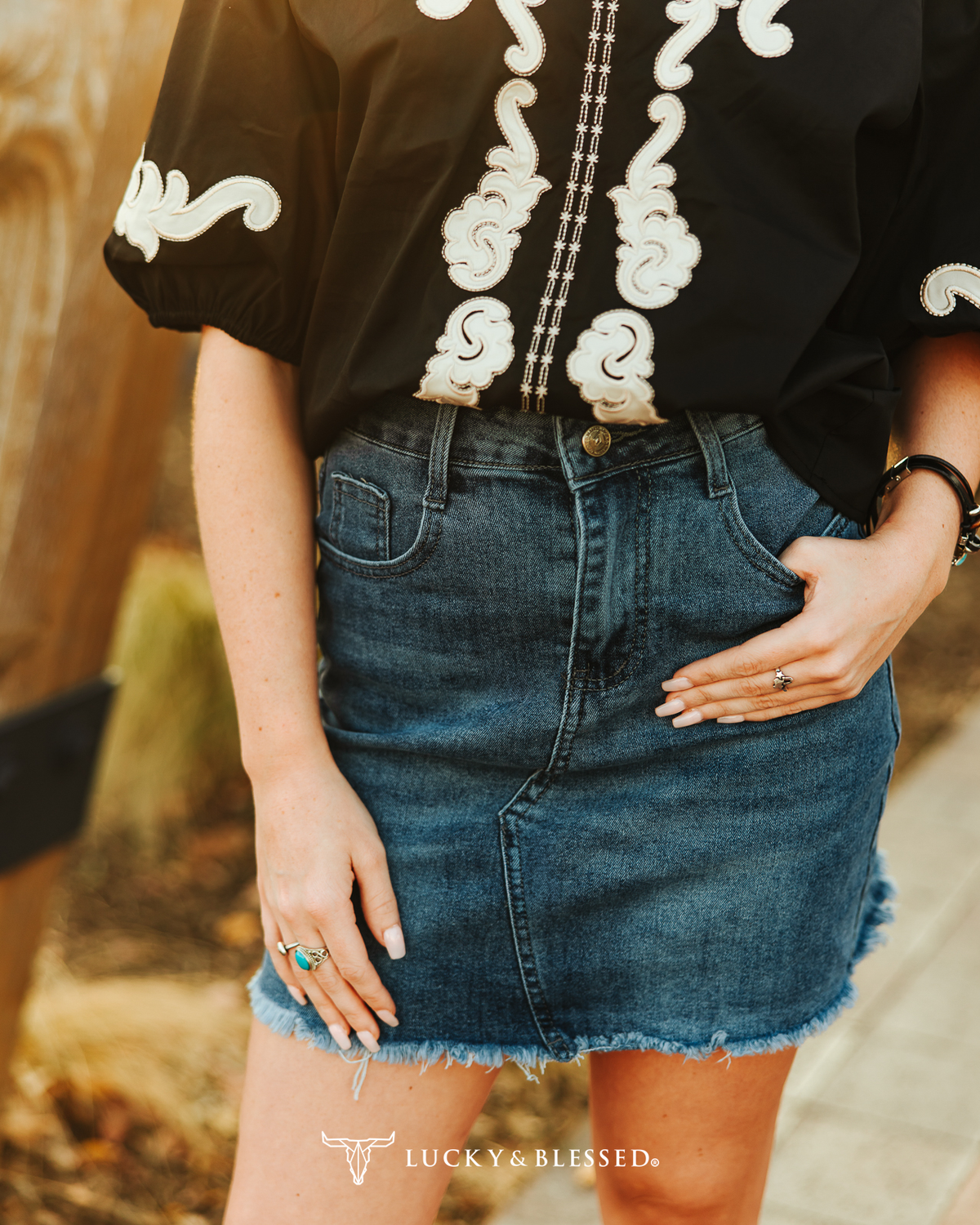 Classic Western Unfinished Hem Mid Wash Skirt